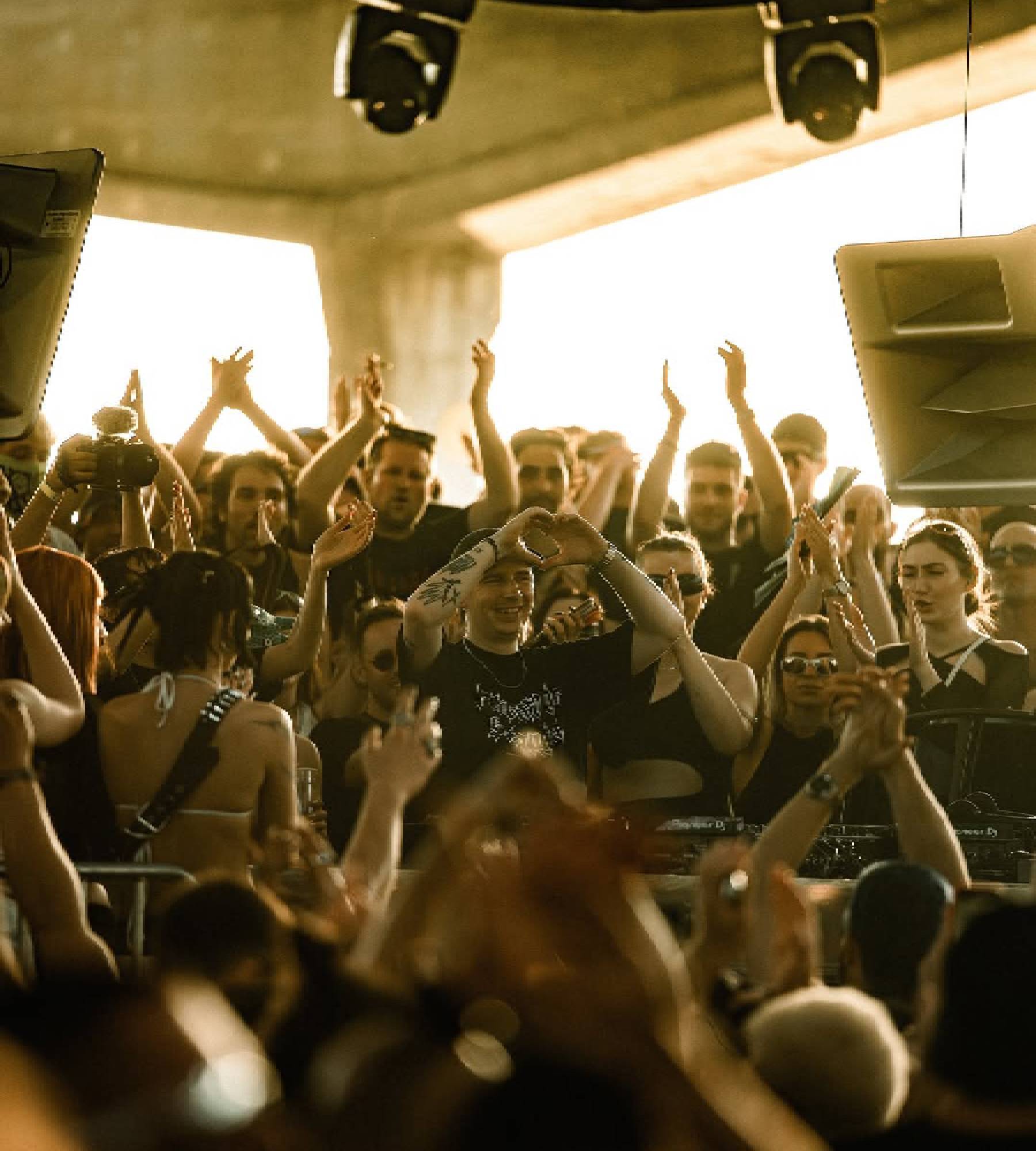 Dvica: Feel Good Revolution